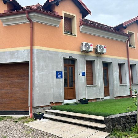 Apartman Galerija Ogulin Buitenkant foto