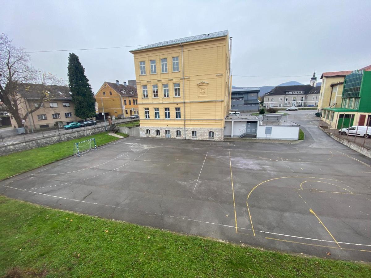 Apartman Galerija Ogulin Buitenkant foto