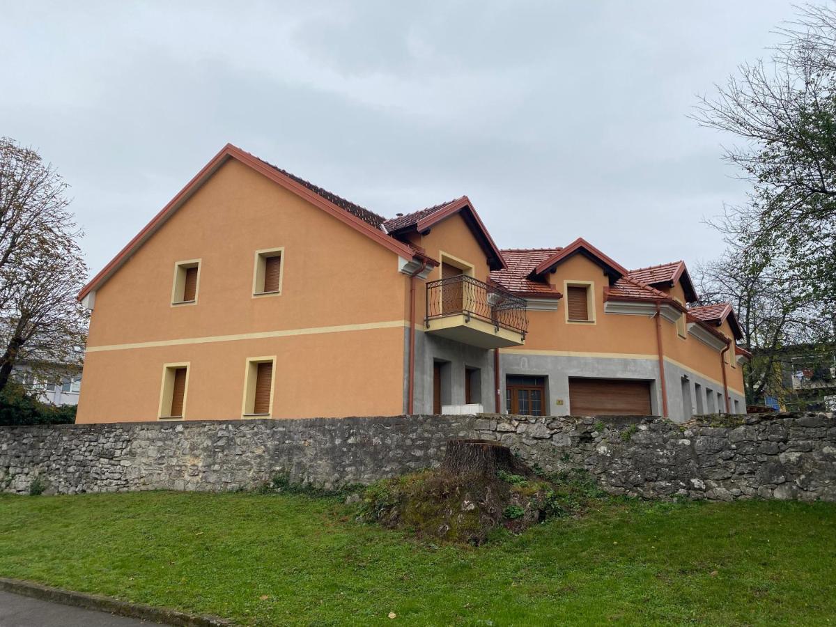 Apartman Galerija Ogulin Buitenkant foto