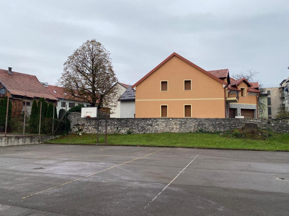 Apartman Galerija Ogulin Buitenkant foto