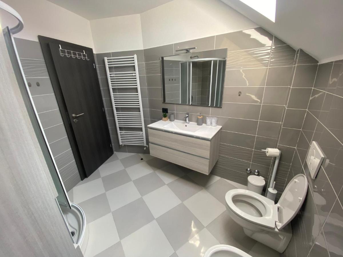 Apartman Galerija Ogulin Buitenkant foto