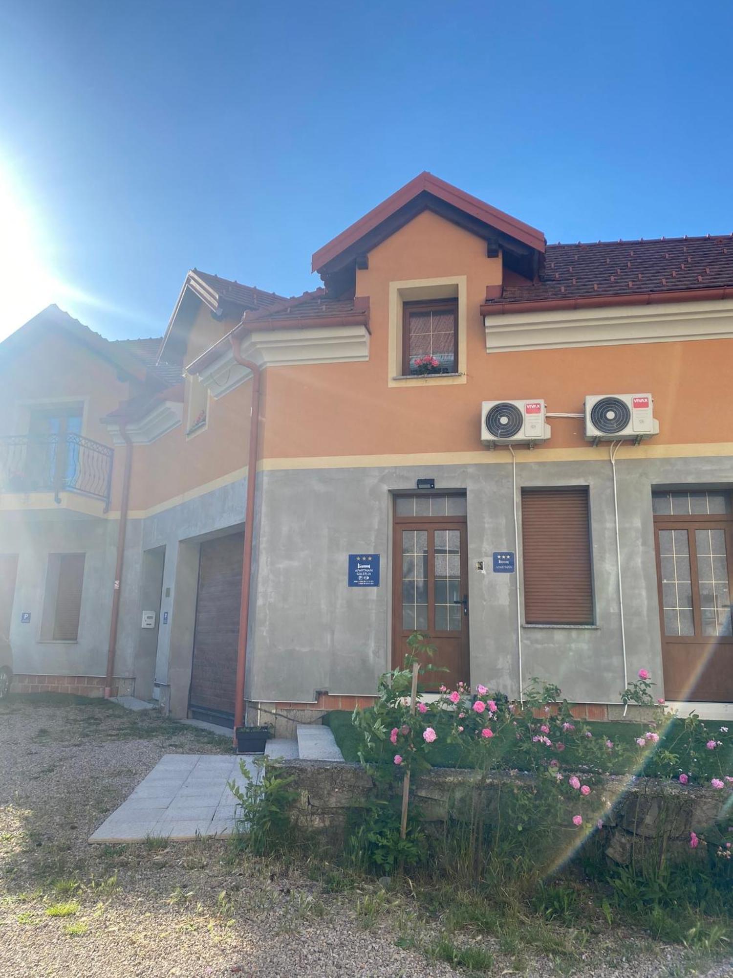 Apartman Galerija Ogulin Buitenkant foto